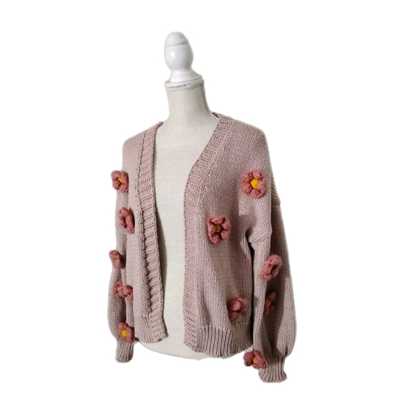 Altar'd State Sweaters - Altar'd State Womens Cardigan Sweater Sz S Mauve 3D Floral Appliqués Chunky Knit